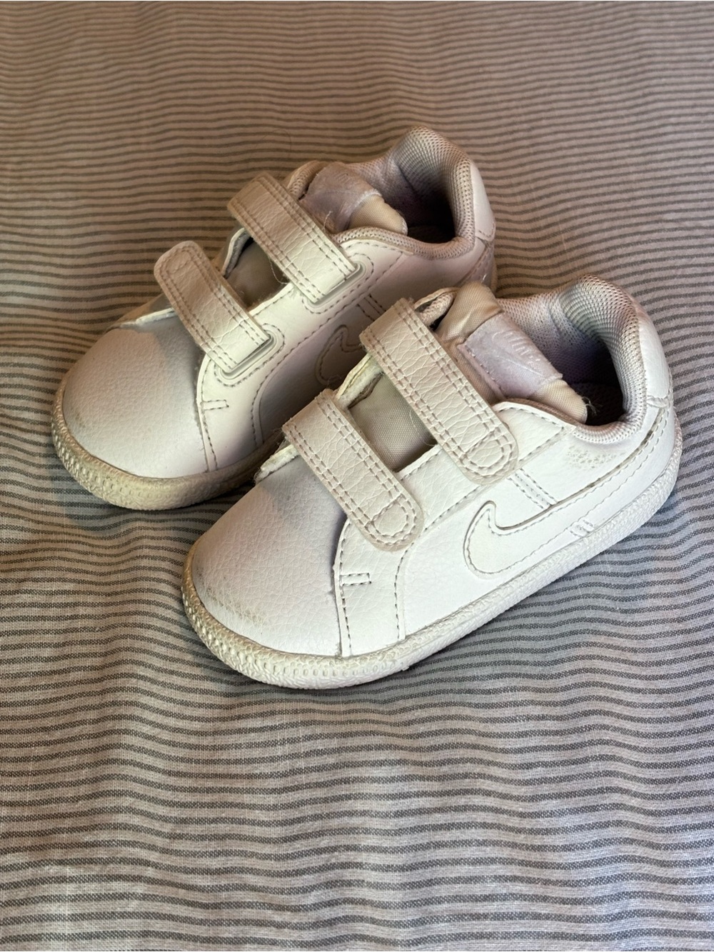 NIKE Kids White Velcro Sneaker Shoes